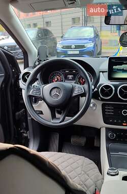 Хэтчбек Mercedes-Benz B-Class 2015 в 