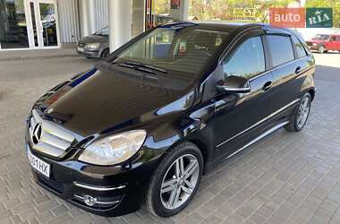 Хетчбек Mercedes-Benz B-Class 2010 в 