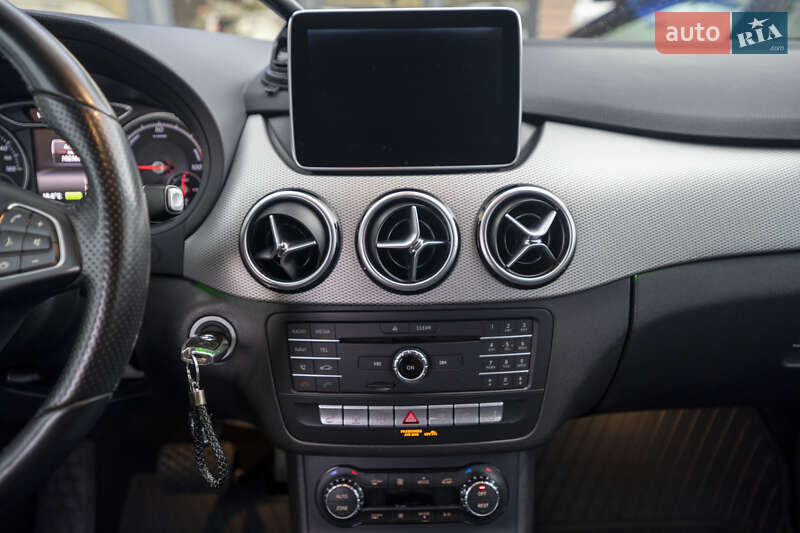 Хэтчбек Mercedes-Benz B-Class 2015 в Киеве