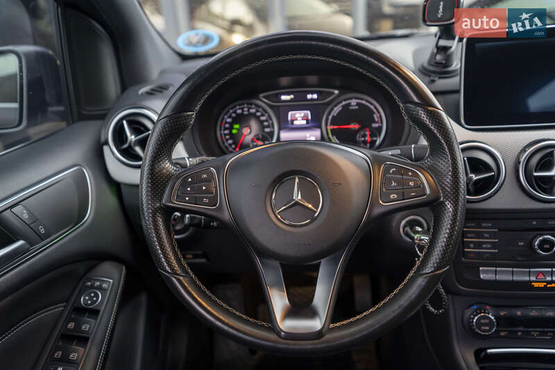 Хэтчбек Mercedes-Benz B-Class 2015 в Киеве