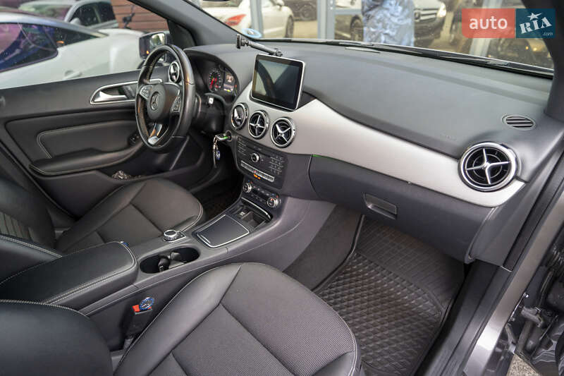 Хэтчбек Mercedes-Benz B-Class 2015 в Киеве