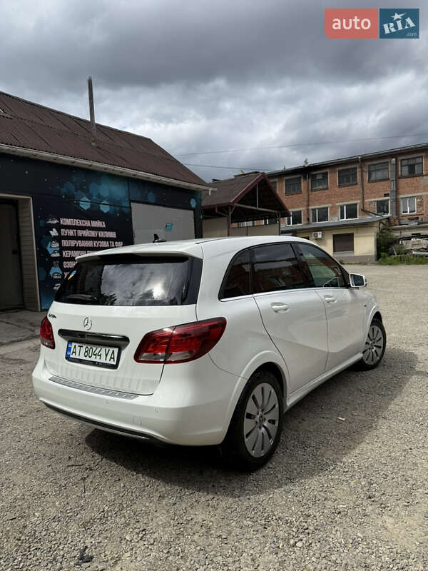 Хэтчбек Mercedes-Benz B-Class 2017 в Ивано-Франковске