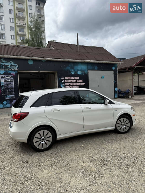 Хэтчбек Mercedes-Benz B-Class 2017 в Ивано-Франковске