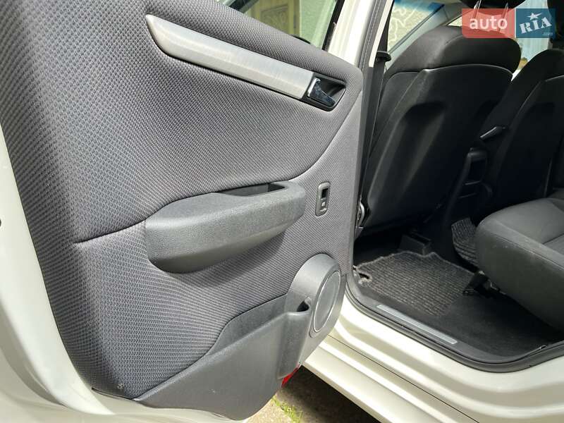 Хетчбек Mercedes-Benz B-Class 2011 в Івано-Франківську