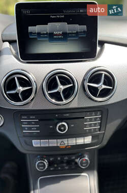 Хэтчбек Mercedes-Benz B-Class 2016 в 