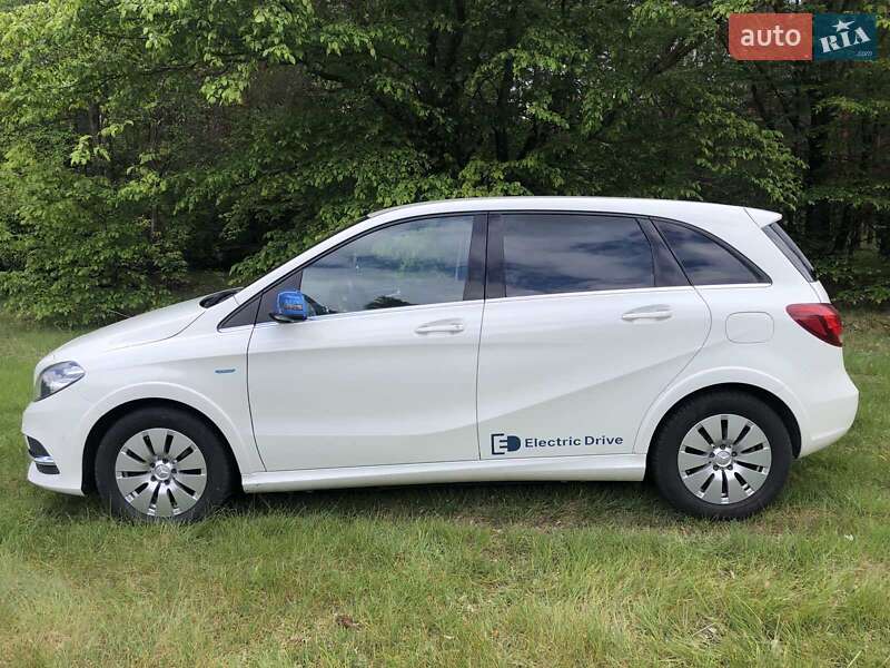 Хэтчбек Mercedes-Benz B-Class 2017 в Камне-Каширском