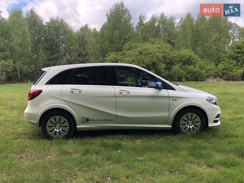 Хэтчбек Mercedes-Benz B-Class 2017 в Камне-Каширском