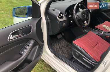 Хэтчбек Mercedes-Benz B-Class 2017 в 