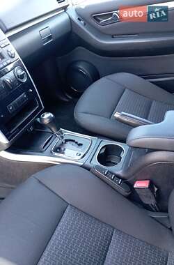 Хэтчбек Mercedes-Benz B-Class 2010 в 