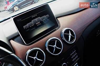 Хэтчбек Mercedes-Benz B-Class 2015 в 