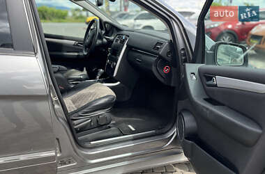 Хетчбек Mercedes-Benz B-Class 2010 в 