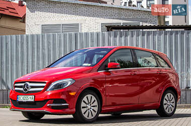 Хэтчбек Mercedes-Benz B-Class 2016 в 