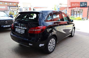 Хетчбек Mercedes-Benz B-Class 2016 в 