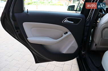Хетчбек Mercedes-Benz B-Class 2016 в 