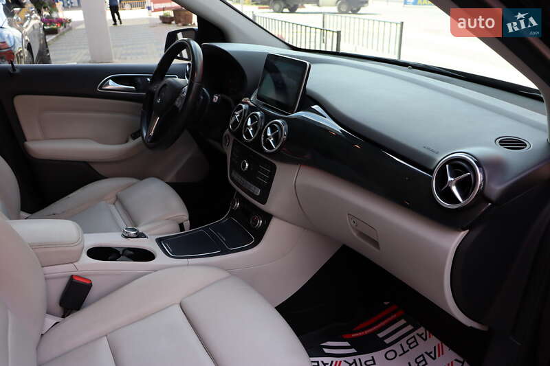 Хэтчбек Mercedes-Benz B-Class 2016 в Львове