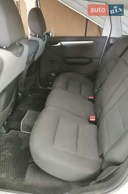 Хэтчбек Mercedes-Benz B-Class 2009 в 