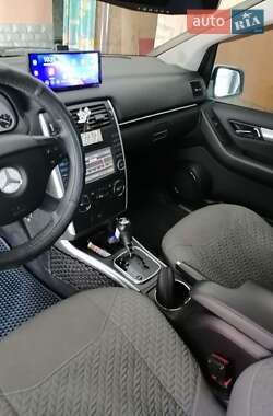 Хэтчбек Mercedes-Benz B-Class 2009 в 