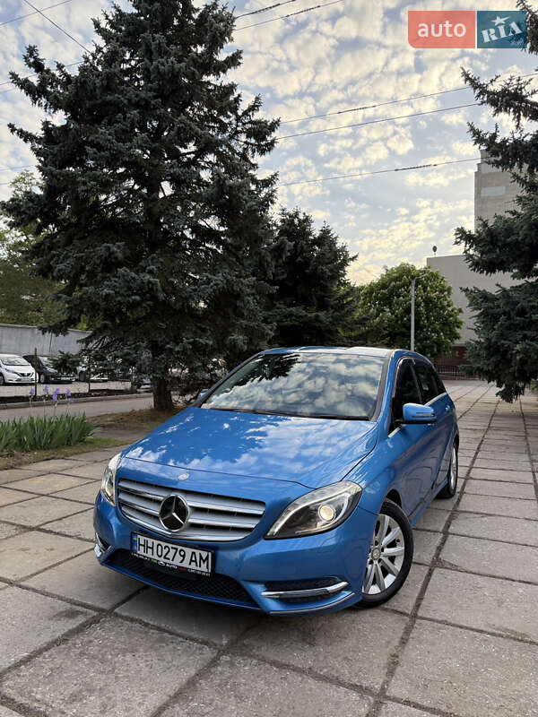 Хэтчбек Mercedes-Benz B-Class 2013 в Одессе