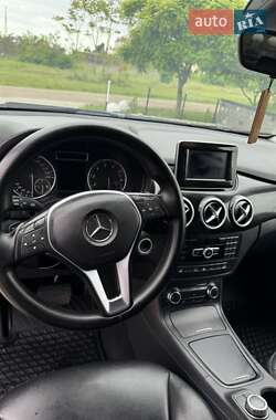Хэтчбек Mercedes-Benz B-Class 2014 в 