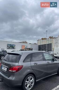 Хэтчбек Mercedes-Benz B-Class 2015 в 