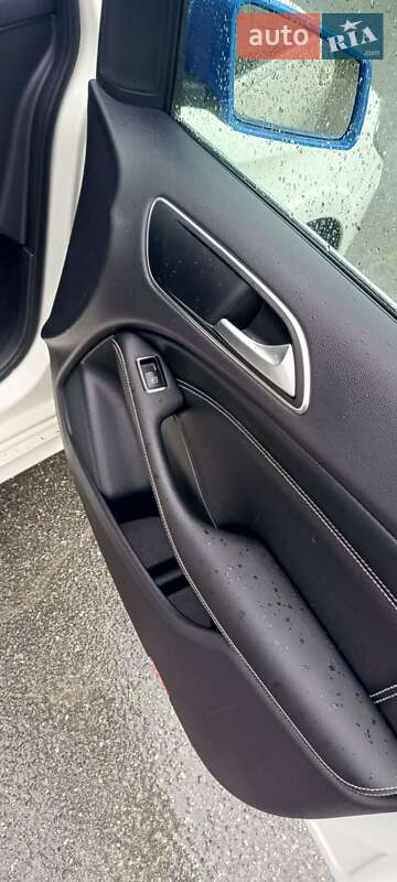 Хэтчбек Mercedes-Benz B-Class 2015 в Вышгороде фото 15 Хэтчбек Mercedes-Benz B-Class 2015 в Вышгороде