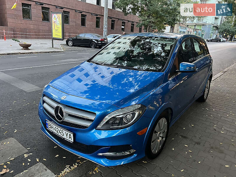 Хэтчбек Mercedes-Benz B-Class 2014 в 