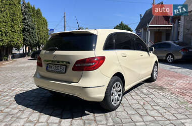Хэтчбек Mercedes-Benz B-Class 2014 в 
