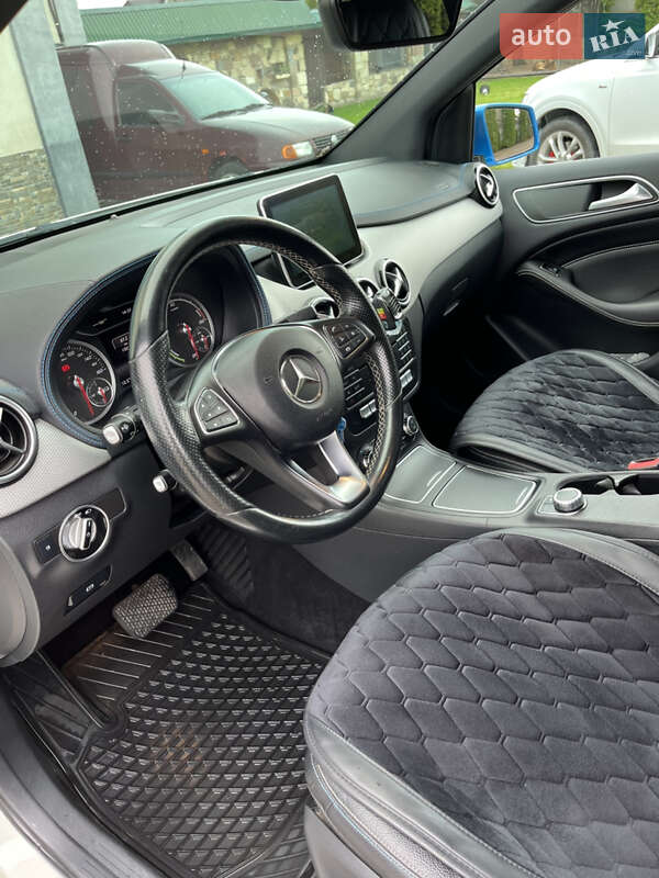 Хетчбек Mercedes-Benz B-Class 2015 в Золочеві