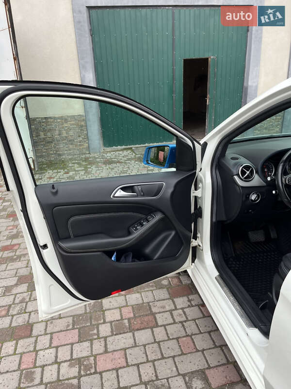 Хетчбек Mercedes-Benz B-Class 2015 в Золочеві