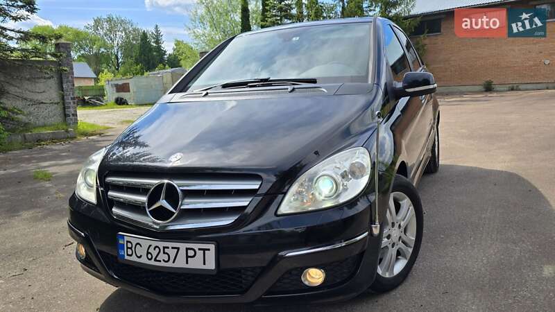 Хетчбек Mercedes-Benz B-Class 2011 в 