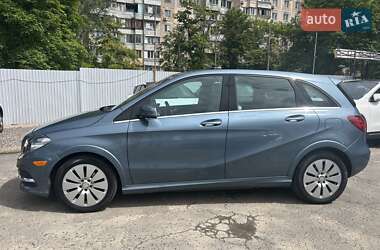 Хэтчбек Mercedes-Benz B-Class 2015 в 