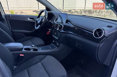 Хэтчбек Mercedes-Benz B-Class 2015 в 