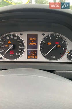 Хэтчбек Mercedes-Benz B-Class 2010 в 
