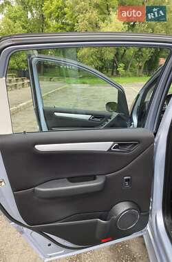 Хэтчбек Mercedes-Benz B-Class 2007 в 