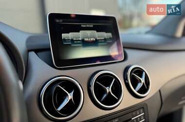 Хэтчбек Mercedes-Benz B-Class 2015 в 