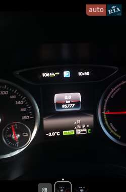 Хэтчбек Mercedes-Benz B-Class 2015 в 