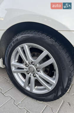 Хетчбек Mercedes-Benz B-Class 2010 в 