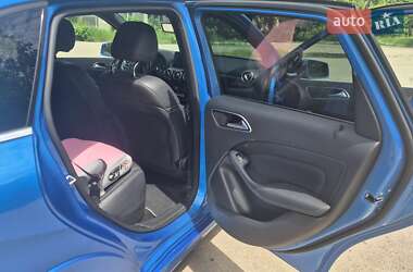Хэтчбек Mercedes-Benz B-Class 2015 в 