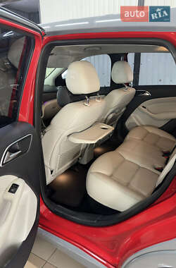 Хэтчбек Mercedes-Benz B-Class 2015 в 