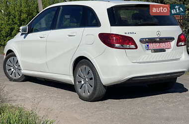 Хетчбек Mercedes-Benz B-Class 2017 в 
