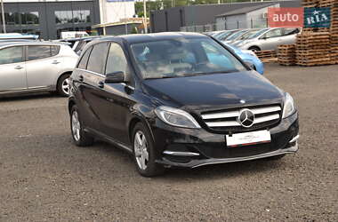 Хэтчбек Mercedes-Benz B-Class 2016 в 