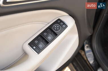 Хэтчбек Mercedes-Benz B-Class 2016 в 