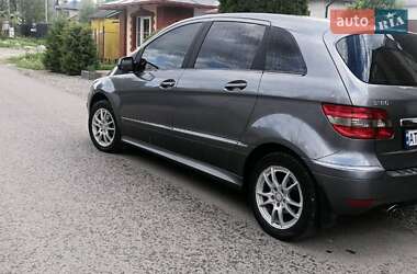 Хэтчбек Mercedes-Benz B-Class 2010 в 