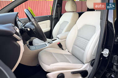 Хэтчбек Mercedes-Benz B-Class 2015 в 