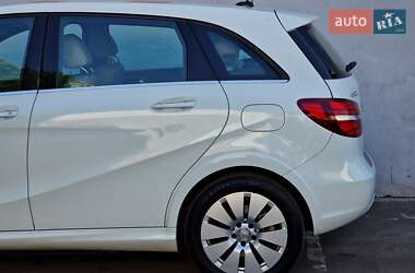 Хэтчбек Mercedes-Benz B-Class 2015 в 