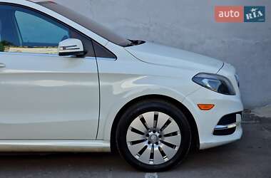 Хэтчбек Mercedes-Benz B-Class 2015 в 