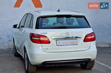 Хэтчбек Mercedes-Benz B-Class 2015 в 