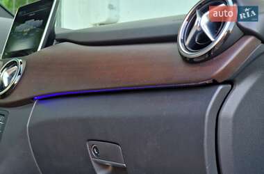 Хэтчбек Mercedes-Benz B-Class 2015 в 