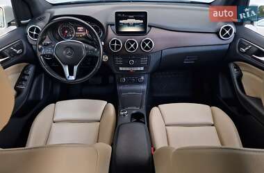 Хэтчбек Mercedes-Benz B-Class 2015 в 