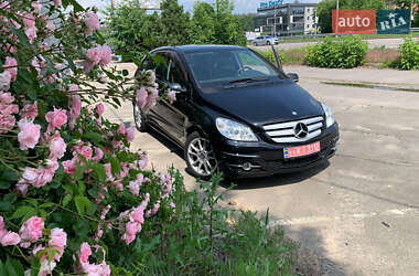 Хэтчбек Mercedes-Benz B-Class 2010 в 